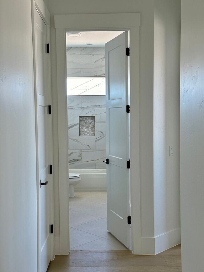 Building Photo - Stunning 5 Bedroom Home with Premium Upgrades Throughout