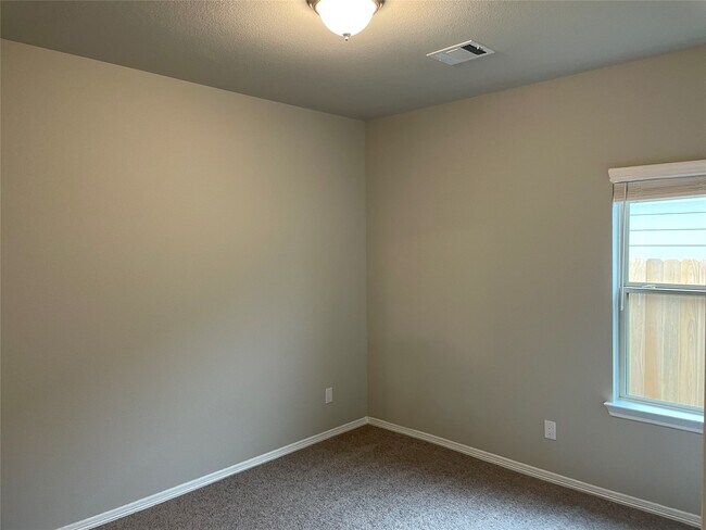 Building Photo - 851 Redinger Ridge Dr