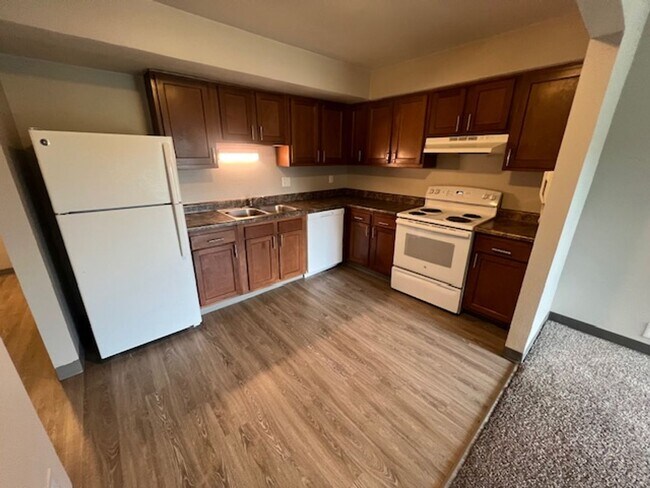 Building Photo - Multi-family Apartment Community