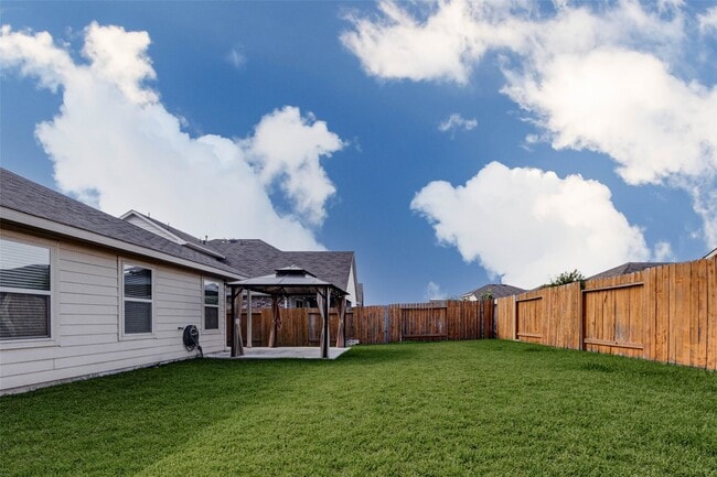 Building Photo - 5422 Dovetail Arbor Trace