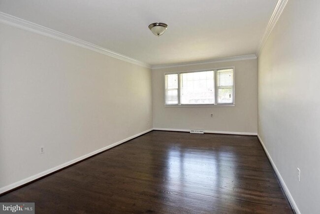 Building Photo - 8800 McNair Dr