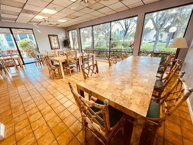 Building Photo - 2297 SW 15th St