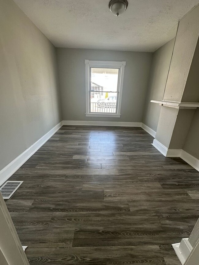 Building Photo - 3 BEDROOM 1 BATH NEWLY REMODELED in HAMILTON