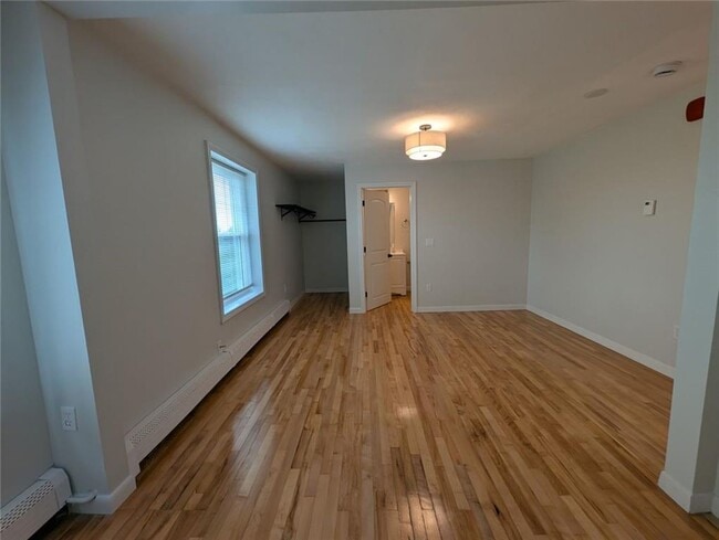 Building Photo - 444 Woodward Rd