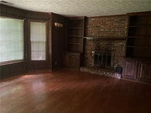 Building Photo - 1009 Hidden Hollow Dr