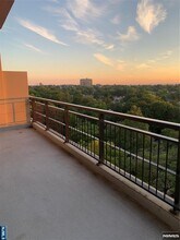Building Photo - 1 Horizon Rd