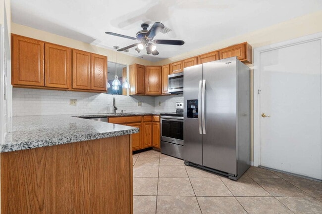 Building Photo - 2BR 2BA Villa Available Now On Top of the Word!