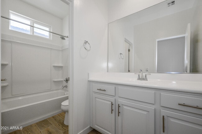 Building Photo - 9517 E Talon Ave