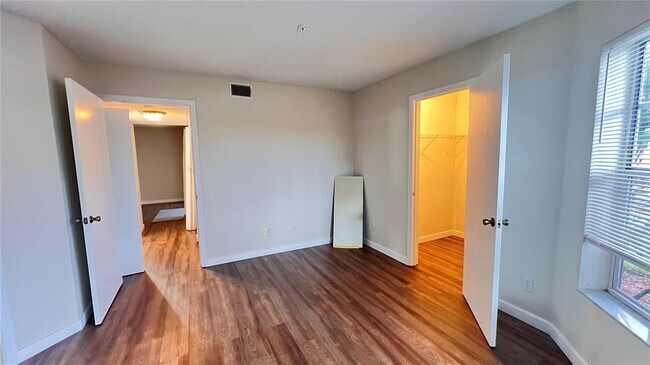 Building Photo - 3900 Southpointe Dr