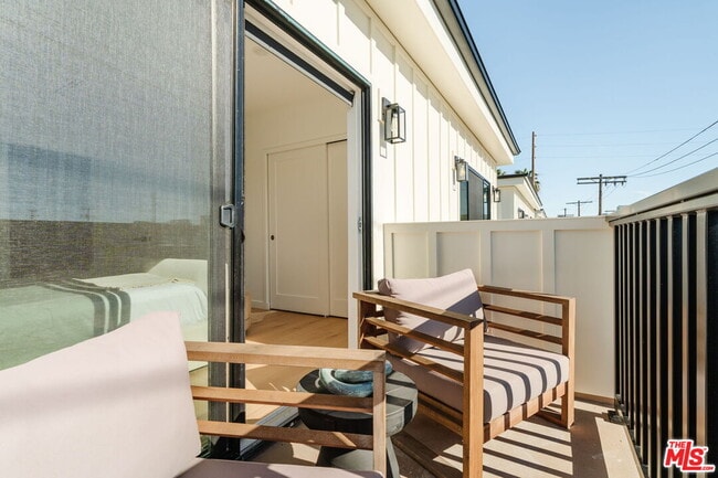 Building Photo - 6765 Lexington Ave