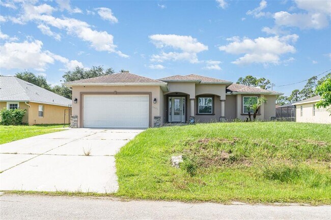 Building Photo - 3631 Roderigo Ave