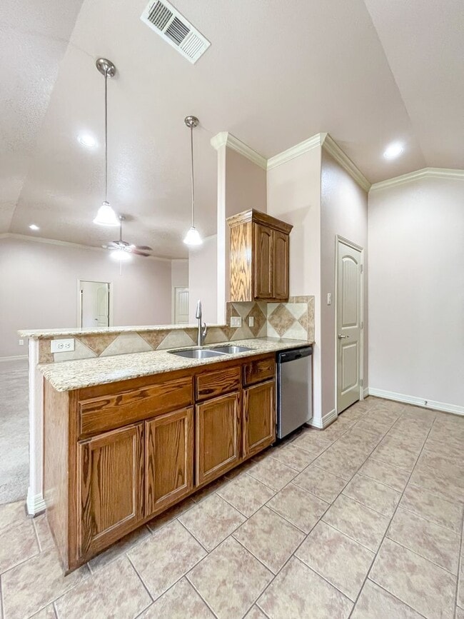 Building Photo - Available NOW This charming 1 story, 3 bedroom, 2 bath house could be your next home! Beautiful c...