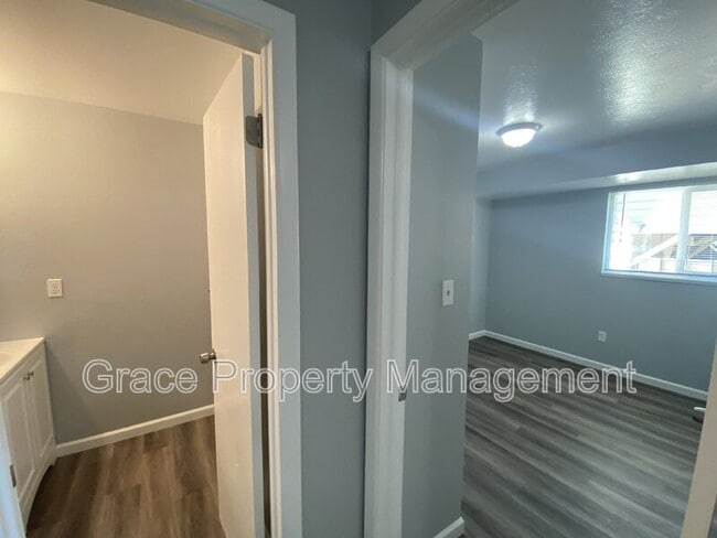 Building Photo - 774 W Cleveland Cir