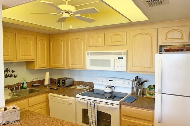 Building Photo - 180 Seaview Ct