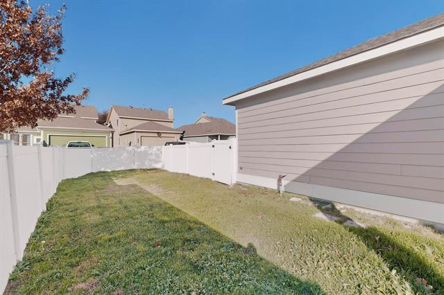 Building Photo - 10913 Dillon St