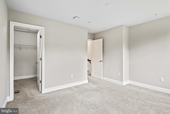 Building Photo - 7126 Tilbury Way