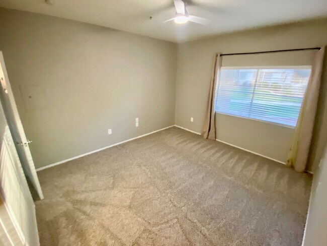 Building Photo - Ground Floor-One Bedroom in Lakewood