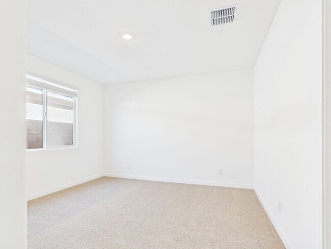 Building Photo - Brand new home with Casita