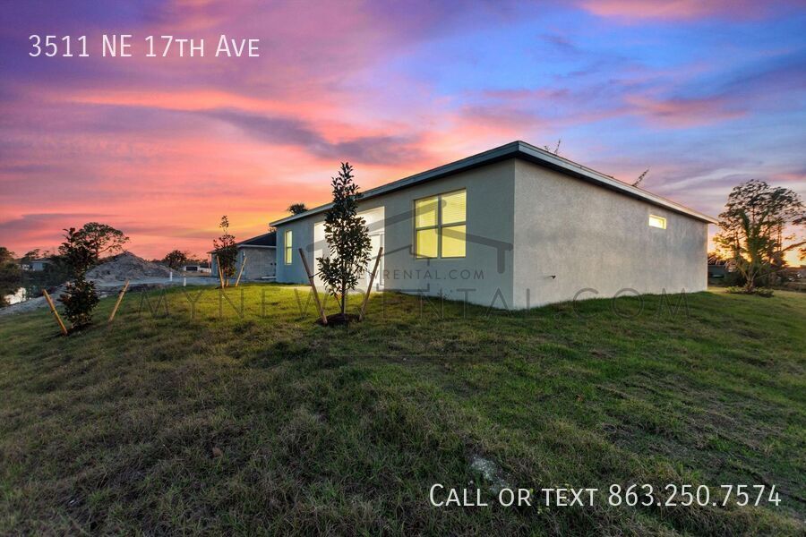 Building Photo - 3511 NE 17th Ave