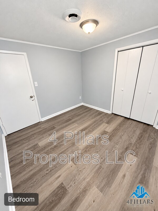 Building Photo - 4030 Alexander Ave