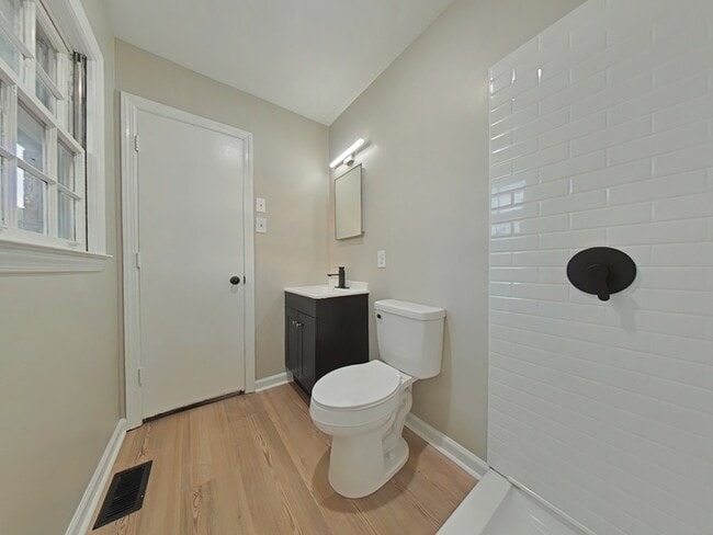 Building Photo - 257 Buckhead Rd