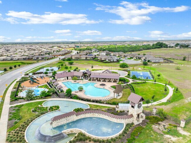 Building Photo - "Spacious 5-Bedroom Sanctuary with 2.5 Bat...