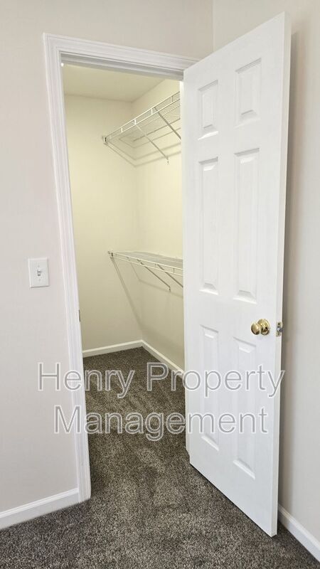 Building Photo - 134 Forthview Way