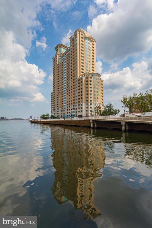 Building Photo - 100 Harborview Dr