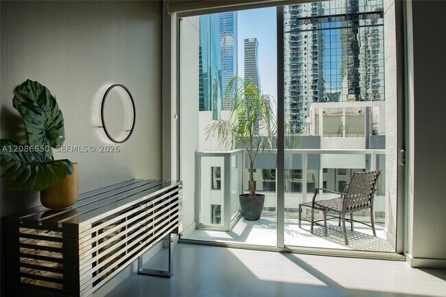 Building Photo - 1060 Brickell Ave
