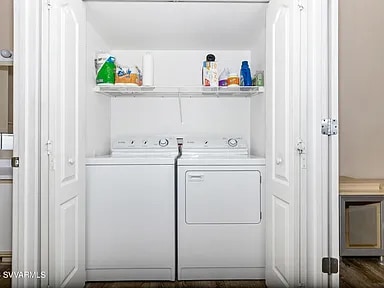 Full-size washer and dryer - 985 E Mingus Ave