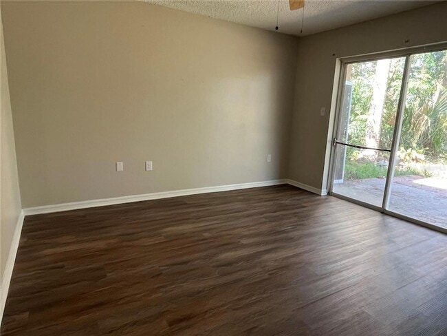 Building Photo - 412 Jennifer Ln