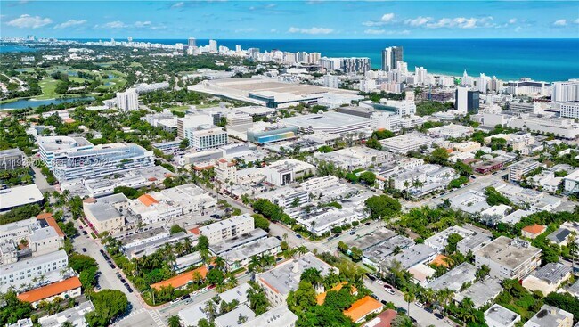 Building Photo - 1611 Michigan Ave