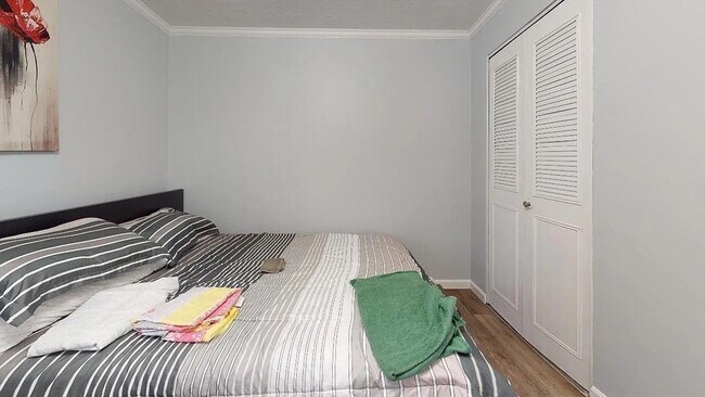 Building Photo - 400 Governors Dr