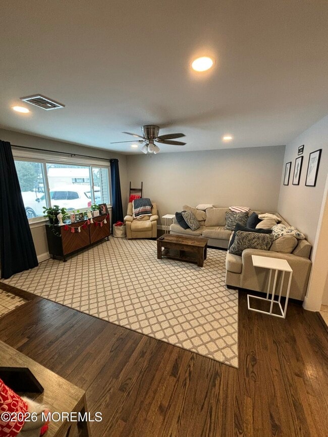 Building Photo - 336 Enterprise Dr