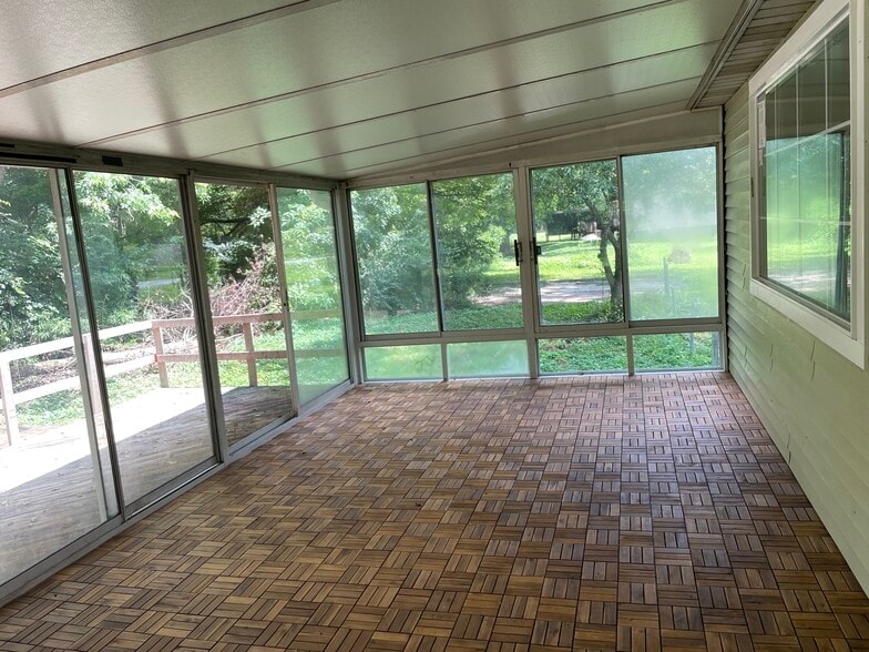 Building Photo - 5820 Wynn Rd