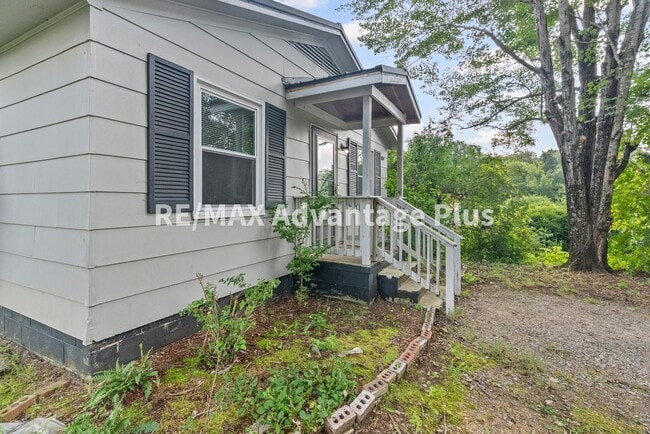 Building Photo - 2-Bedroom Home Walking Distance to Longwood University