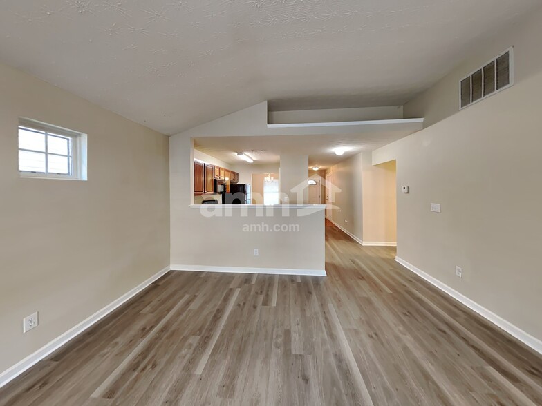 Building Photo - 204 Arrowhead Dr