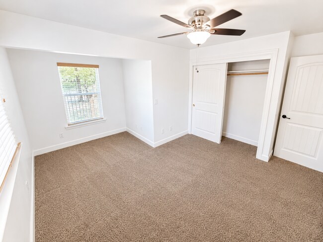 Building Photo - 2245 Ceanothus Ave