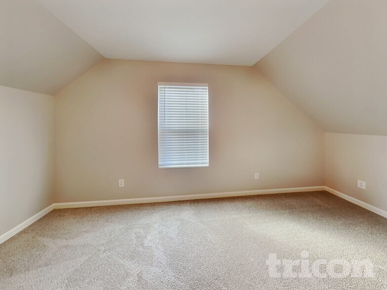 Building Photo - 501 Walton Dr