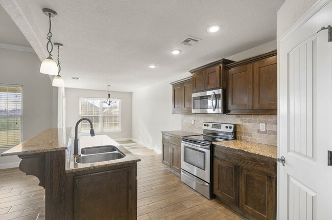 Building Photo - 1101 Chattie Dr