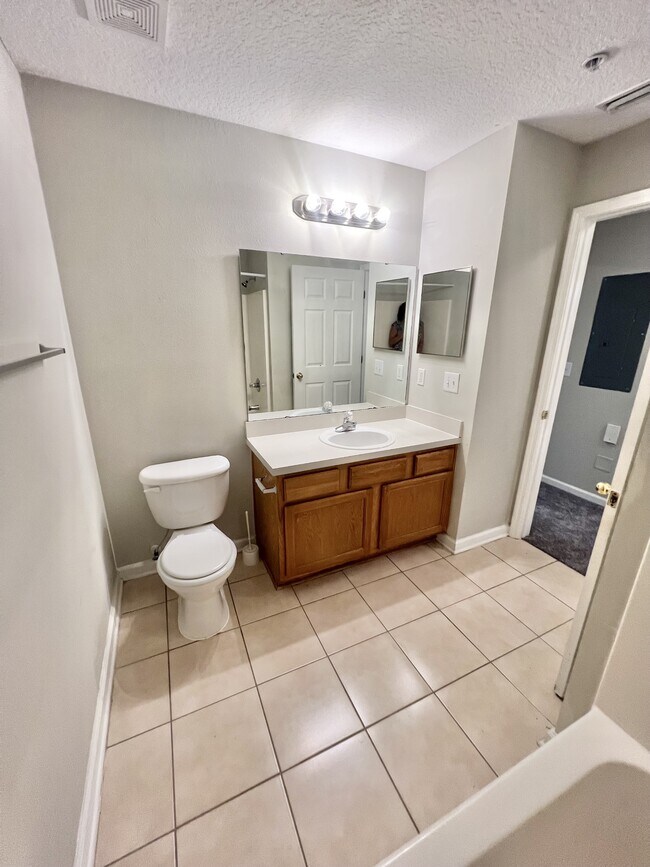 Building Photo - 6100 Maggies Cir