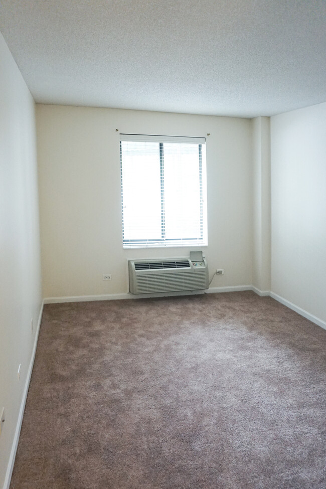 Building Photo - 470 Fawell Blvd