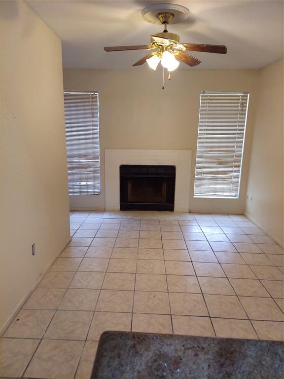 Building Photo - 3900 Woodchase Dr