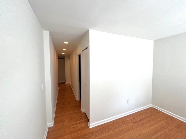Building Photo - 529 S 17th St