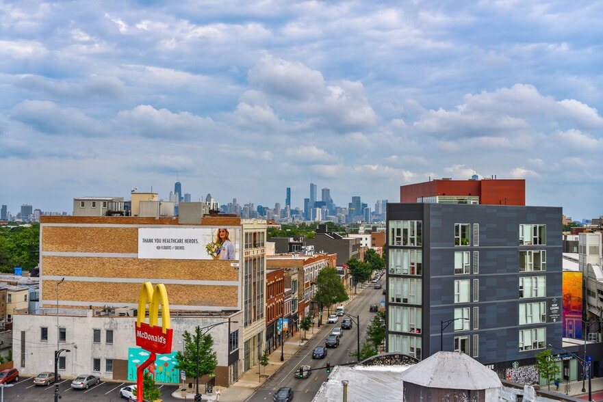 Building Photo - 1964 N Milwaukee Ave