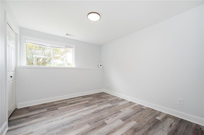 Building Photo - 3801 Hogan Rd SW