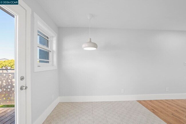 Building Photo - 1325 Hopkins St