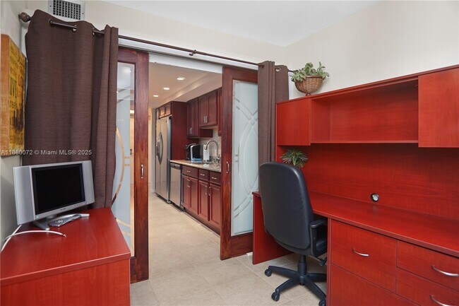 Building Photo - 2401 S Ocean Dr