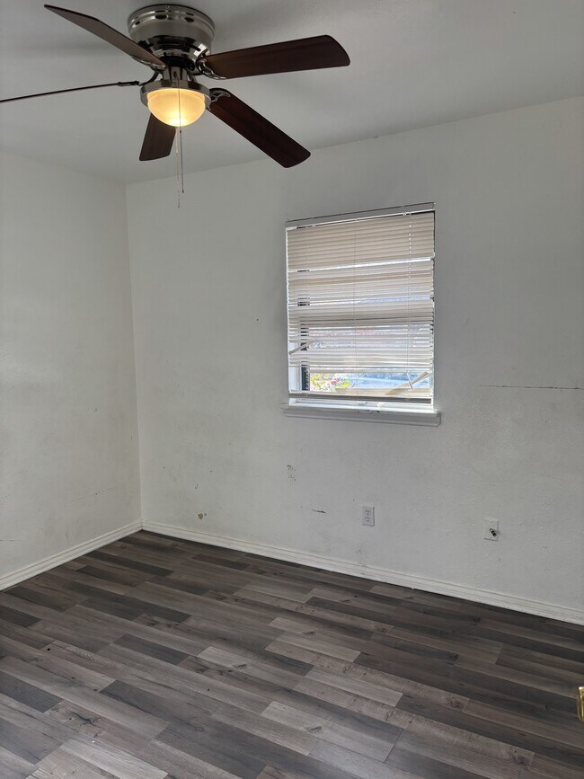 Building Photo - 1220 Mcdonald Dr