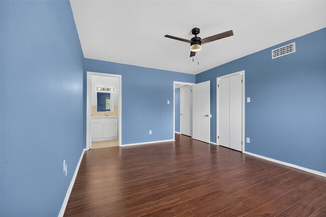 Building Photo - 7205 Beechnut St